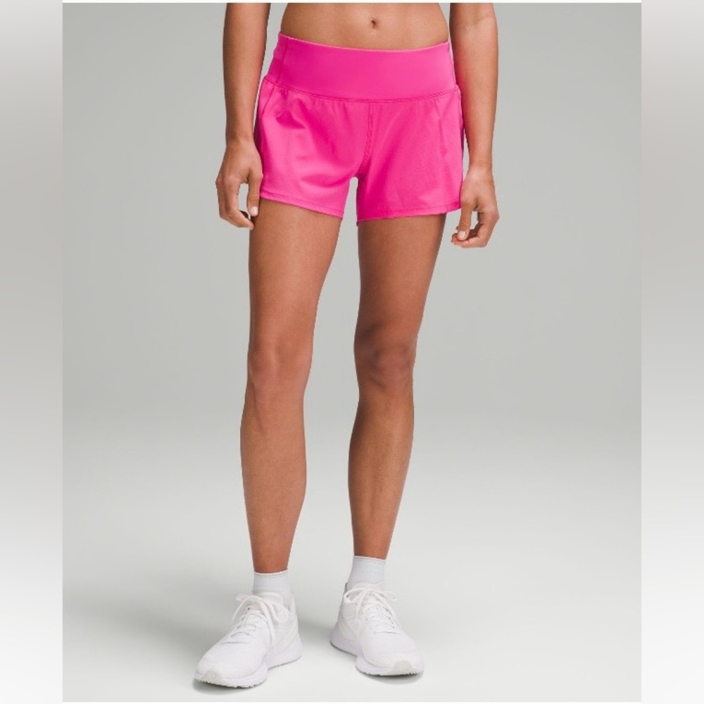 Lululemon Speed Up Mid-Rise Short 4” 💗